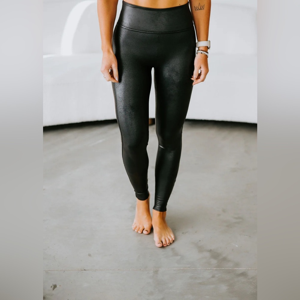 Spanx Black Faux Leather Leggings Size Medium Nylon/Elastane
